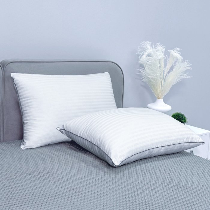 Подушка Vella «Satin» 50x70